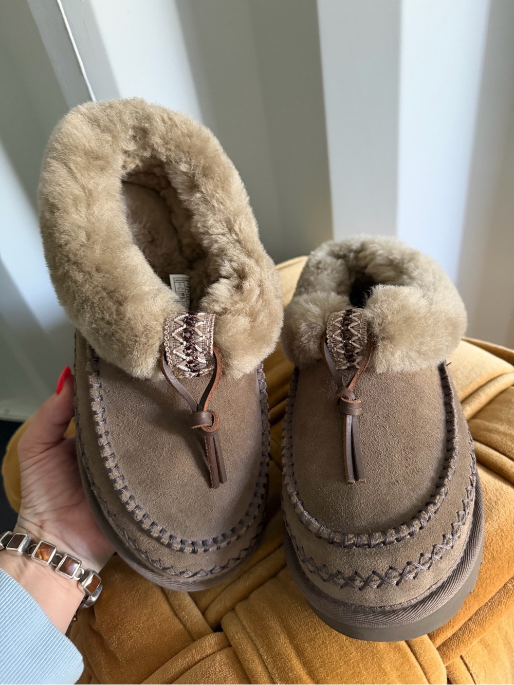 UGG Tasman Alpine Women’s 9 Hickory Suede Shearling Slippers Clogs NWOB